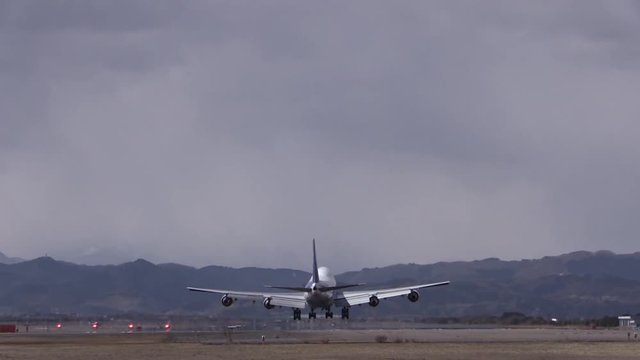 飛行機の着陸　Airliners Landing