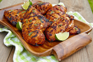Grilled chicken breast with lime