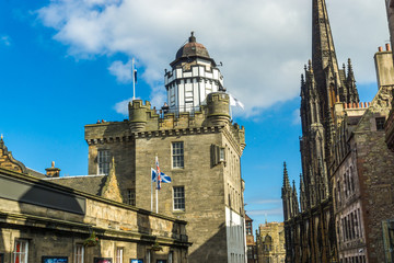 Fototapeta premium Cityscape Old town Edinburgh and castle