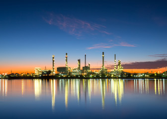 Naklejka premium Twilight of oil refinery ,Oil refinery along Chao Phraya river , Bangkok, Thailand