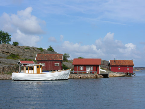 Fischkutter und Bootshäuser im Hamburgsund an der schwedischen W