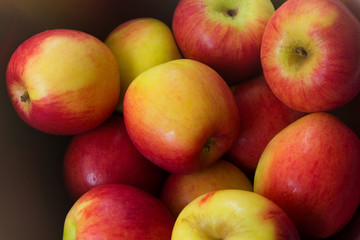 pile of fresh apples