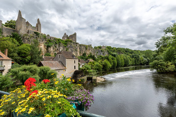 Sicht auf die Gemeinde Angles-sur-l’Anglin, Frankreich