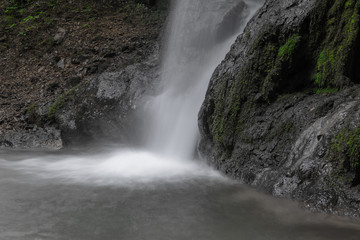 Wasserfall in der Natur in der Schweiz
