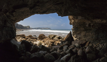 CUEVA CON VISTAS AL MAR © marcantabrico