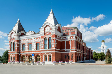 Fototapeta na wymiar building of the drama theater in Samara