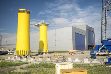 Fabryka platform do morskich elektrowni wiatrowych,Ostrów Grabowski,Szczcecin,Polska © Mike Mareen
