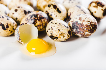 Obraz premium eggs isolated on white background