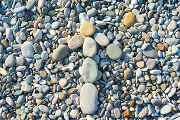 Beach pebble shows direction.