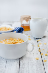 Cornflakes and milk, rustic style