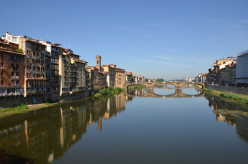 Fototapeta na wymiar L'arno à Florence