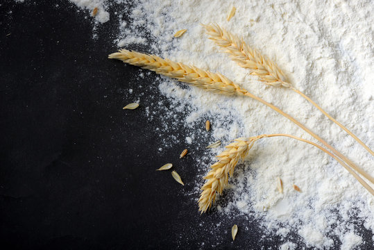 Whole flour and wheat ears