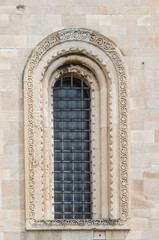 Fototapeta na wymiar Details on the cathedral of di San Ciriaco in Ancona, Italy