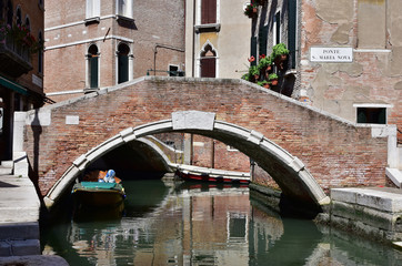 Fototapeta na wymiar Santa Maria Nova bridge in Venice