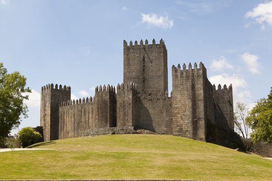 Guimar&atilde;es Castle