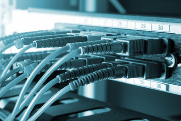 Fiber optic connecting