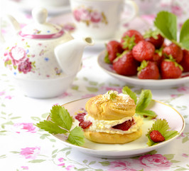 Cream puff cakes