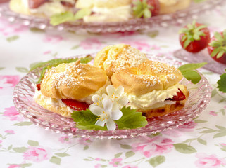 Cream puff cakes