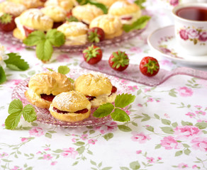 Cream puff cakes