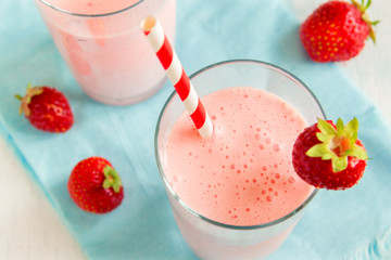 Strawberry smoothie with yogurt