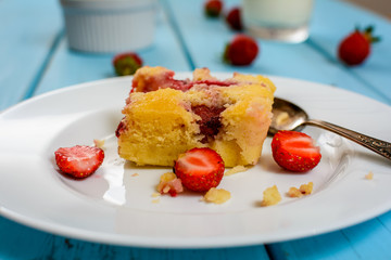 Dessert pie with strawberry