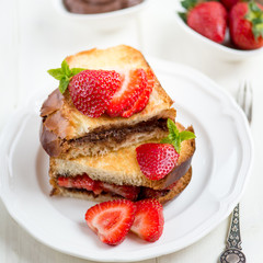 French Toasts with Chocolate Hazelnut Filling