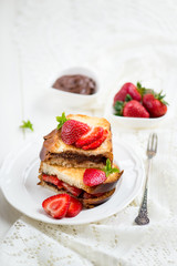 French Toasts with Chocolate Hazelnut Filling