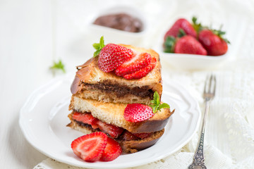 French Toasts with Chocolate Hazelnut Filling