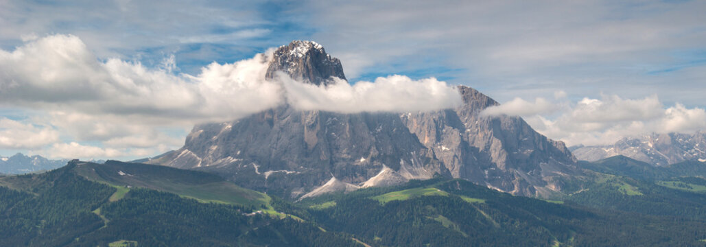 Sassolungo mountain, Dolomites © forcdan