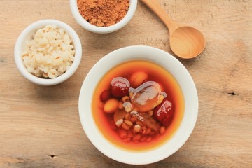 Chinese desert in syrup