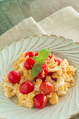 Scrambled egg with tomatoes