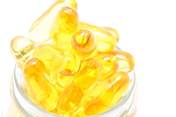 瓶詰された金色のサプリメント