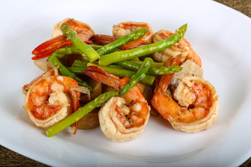 Shrimp and asparagus
