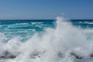 Wellengang und Brandung