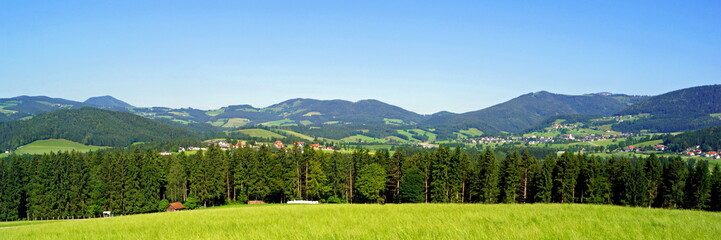 Blick nach FLADNITZ/TULWITZ/RECHBERG ( Oststeiermark )