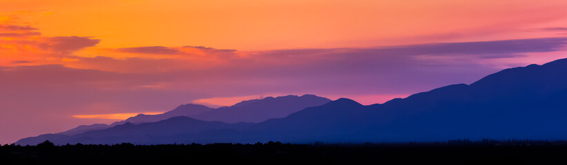 Fototapeta na wymiar sunset mountains