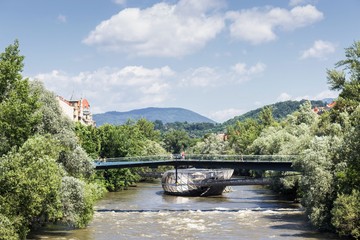 Fototapeta premium Murinsel in Graz