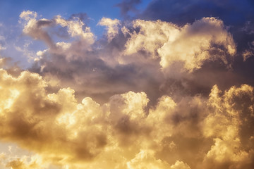 Obraz premium beautiful cloudscape at sunset