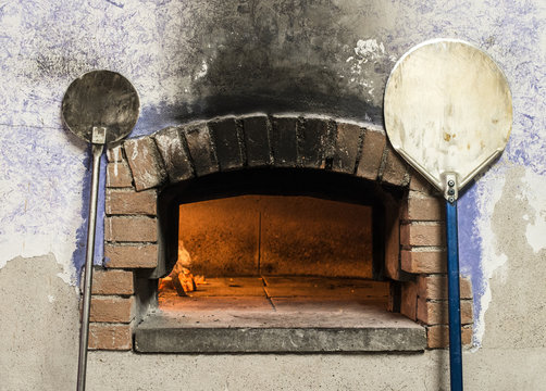 Pizza oven and peels