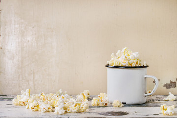 Prepared salted popcorn