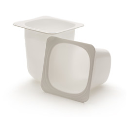 Empty crushed plastic yogurt pots - 115253652