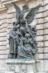 Fototapeta premium Classic wall statues in Buda Castle, Budapest