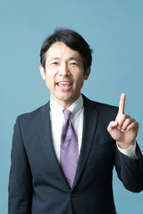 ビジネスポートレート・ブルーバック