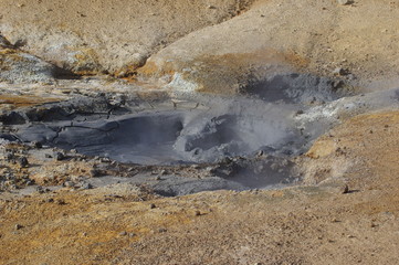 Fototapeta na wymiar Heiße Quelle auf Island