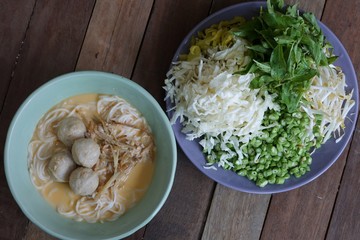 noodles with fish curry coconut milk