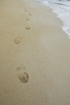 voetstappen in het zand