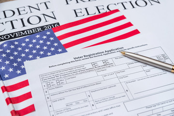 Registration form for presidential election 2016 with flag of usa
