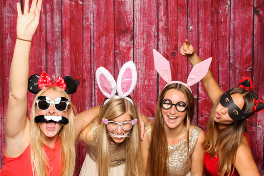 S&uuml;&szlig;e H&auml;schen schauen bl&ouml;d - Party mit einer Fotobox 