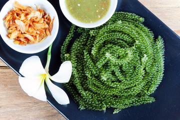 green caviar raw food