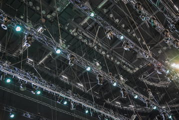 Metal girder extensive scaffolding providing platforms for stage structure support - obrazy, fototapety, plakaty